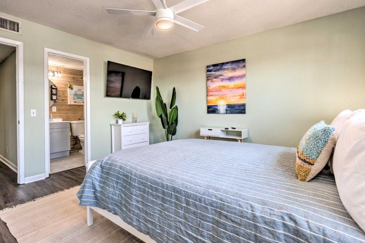 Chic Fort Walton Condo About 2 Blocks To Beach! Fort Walton Beach Buitenkant foto